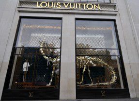 Louis Vuitton Schaufenster: die schönsten Schaufenster und ihre Rolle in Bezug auf das Marketing