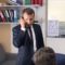 President Macron luistert naar zijn “ klanten ”